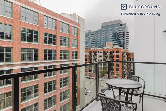 Building Photo - 812 W Adams St