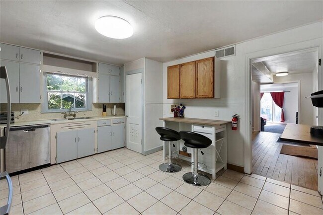 Building Photo - 3306 Liberty St