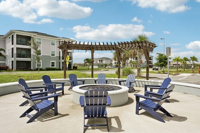 Apartamentos con hogueras exteriores - Charlotte Commons