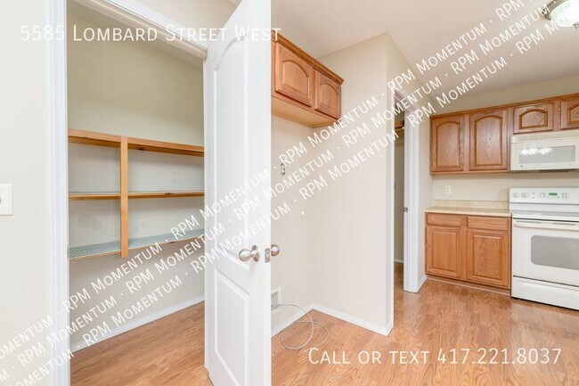 Building Photo - Comfortable 3Bed/2Bath Home