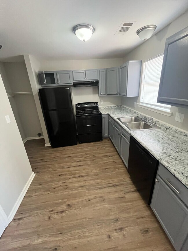 Foto del edificio - 909 W 22nd St