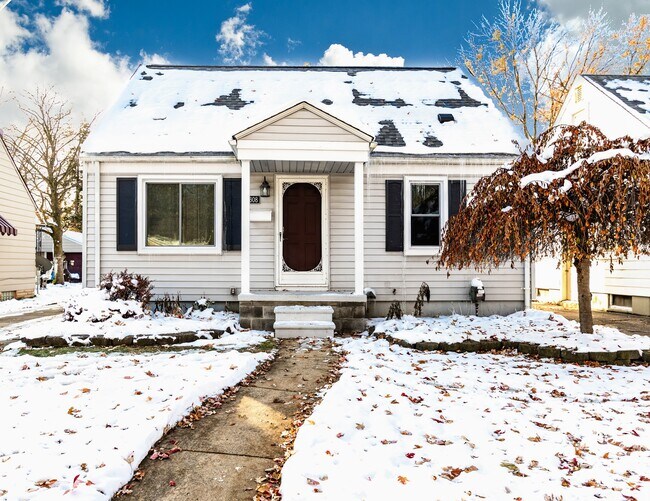 Building Photo - 1608 Whitcomb Ave
