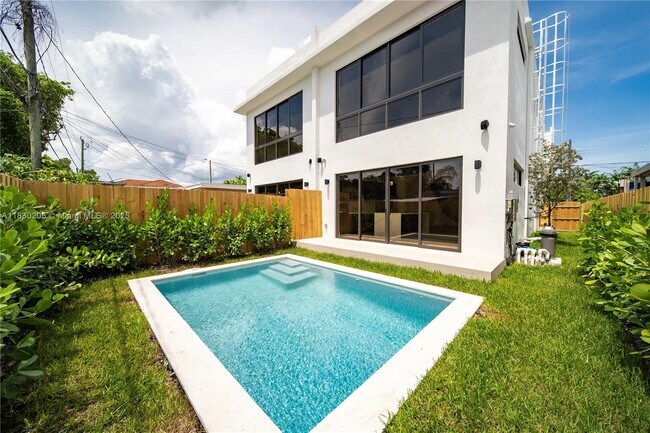 Foto del edificio - 2710 SW 34th Ave