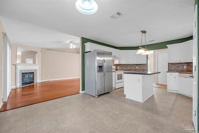 Building Photo - 2121 Coral Creek Dr