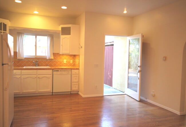 Dishwasher/Refrigerator - 1448 S Cochran Ave