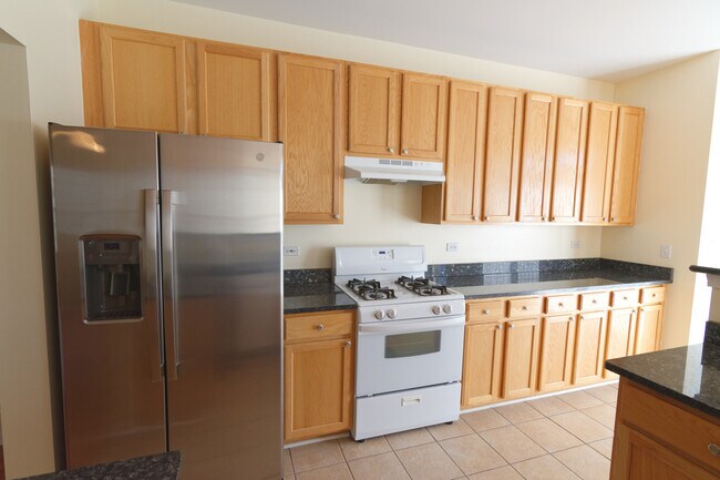 Foto del edificio - 2762 N Greenwood Ave