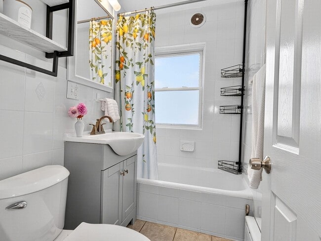 Building Photo - 187 Florence St