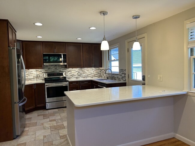 Building Photo - 465 Albemarle Rd