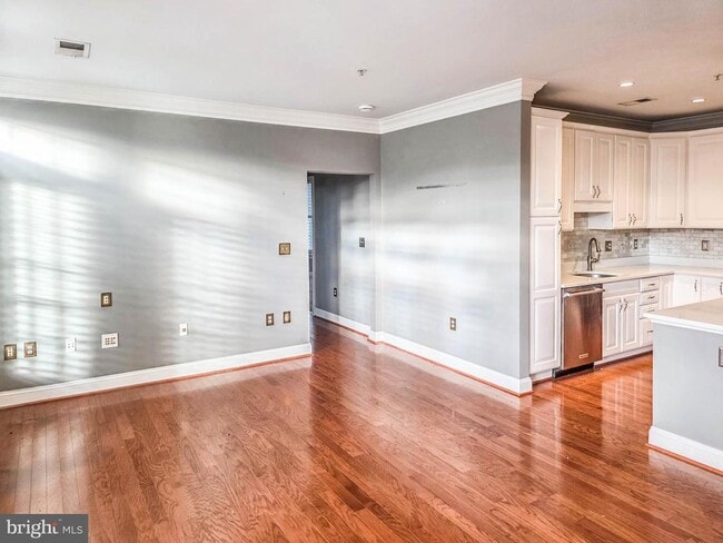 Building Photo - 1023 N Royal St