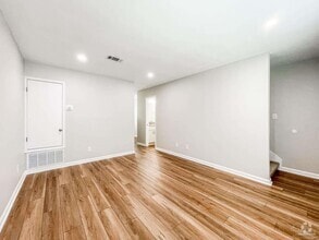 Building Photo - 2106 Schwab Ct