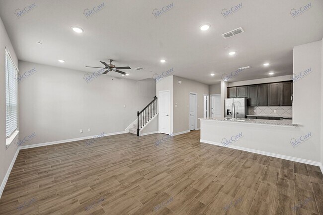 Foto del edificio - 2022 3-bed 2.5-bath Townhome in Mesquite!