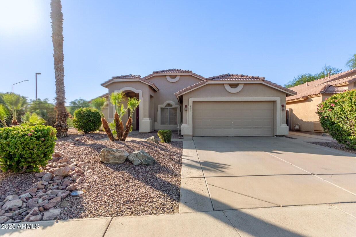 Foto principal - 208 E Devon Dr