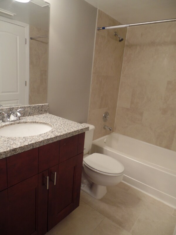 Foto del edificio - 2890 N Oakland Forest Dr