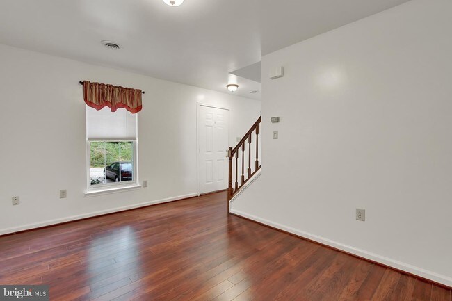 Building Photo - 1115 Skyview Dr
