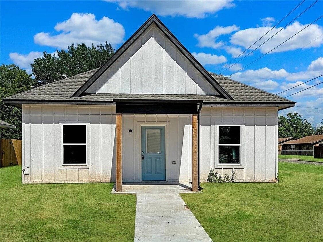 Primary Photo - Stunning Brand-New 3 Bed, 2 Bath Home for ...