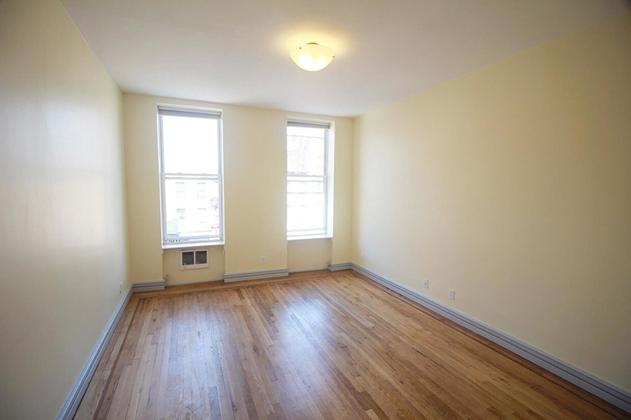 Primary Photo - 2326 Second Avenue