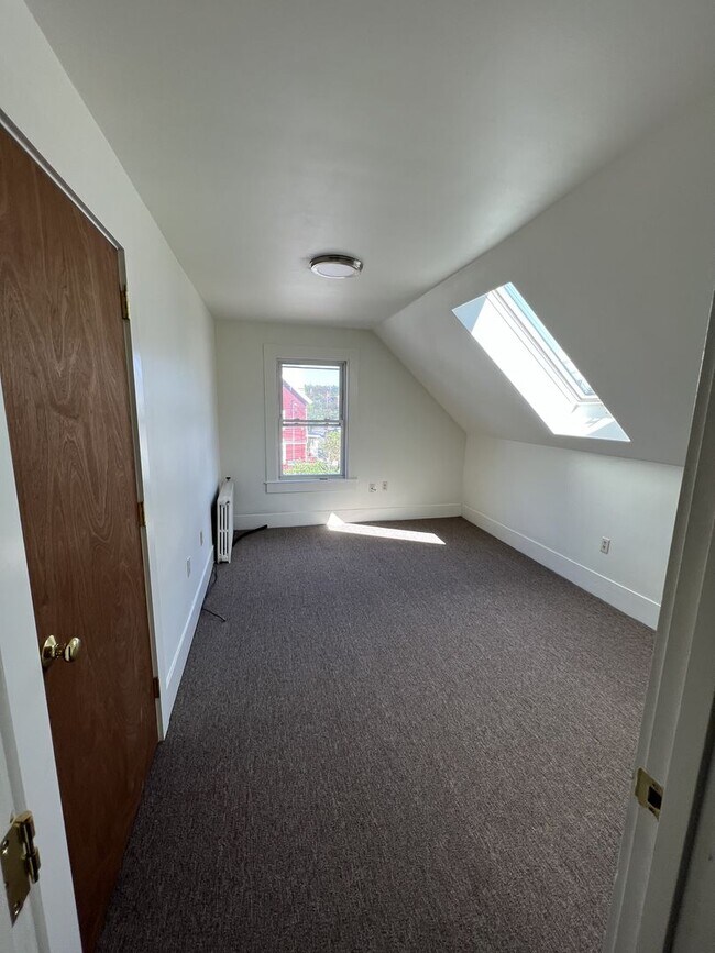 Building Photo - Spring St. Residential