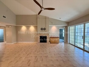 Building Photo - 330 N Shore Cir