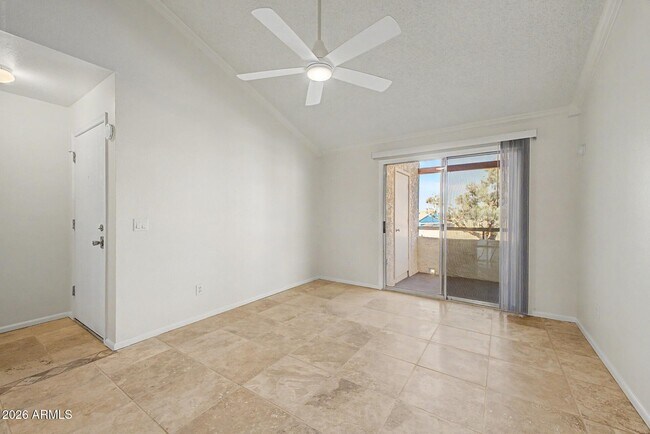 Foto del edificio - 10610 S 48th St