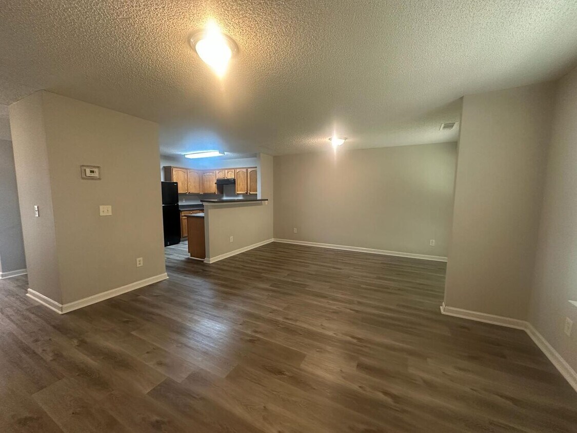 Foto principal - 1435 Maple Valley Ct
