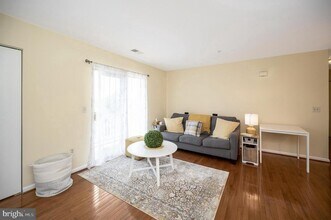 Building Photo - 43 White Pine Cir