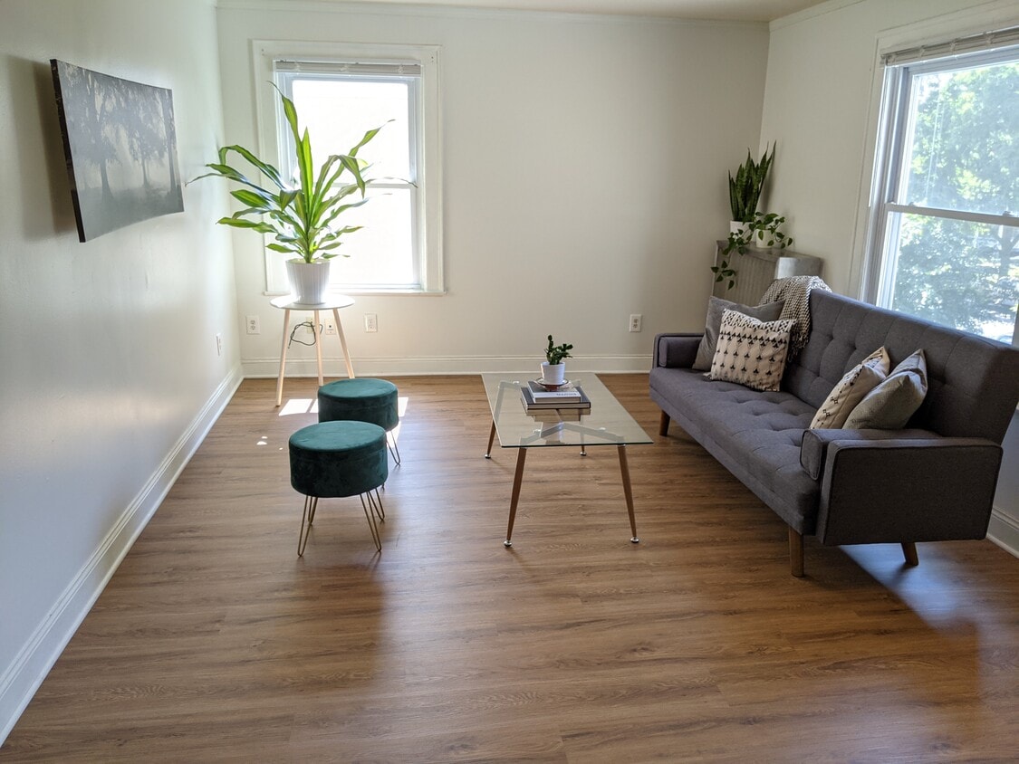 Main Living Area - 2509 Pleasant Ave
