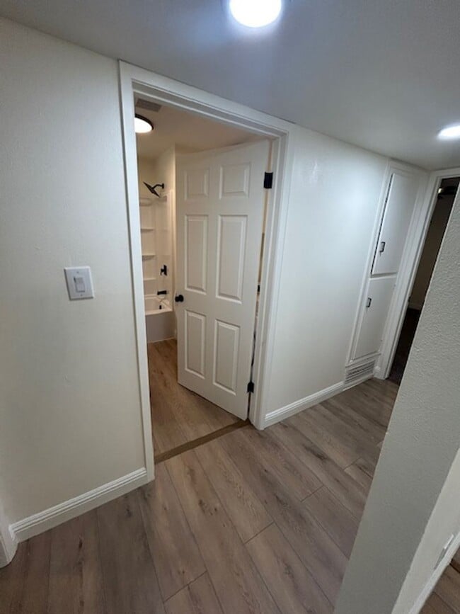 Building Photo - 1608-1610 S Central