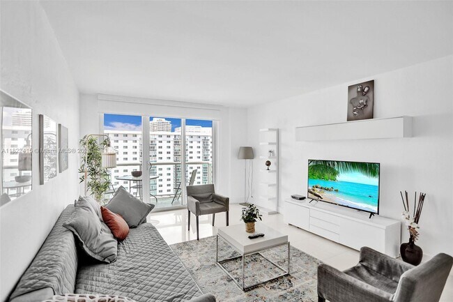 Foto del edificio - 19370 Collins Ave