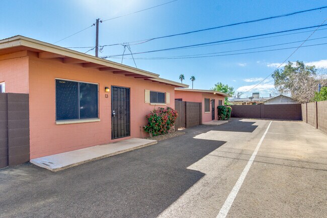 Foto del edificio - 1921 E Virginia Ave