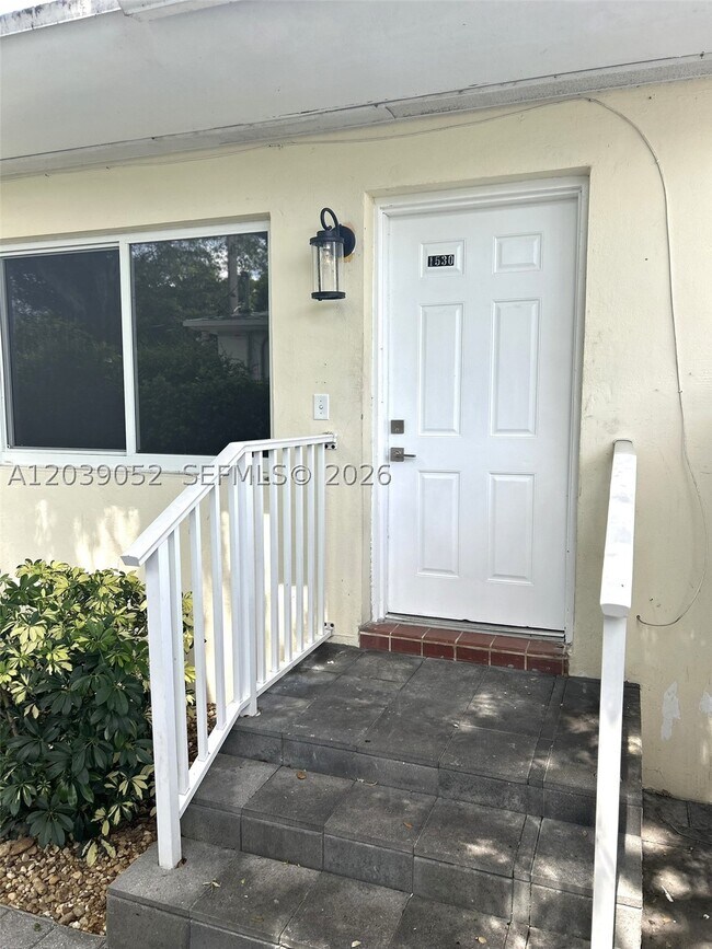 Foto del edificio - 1530 NE 110th St