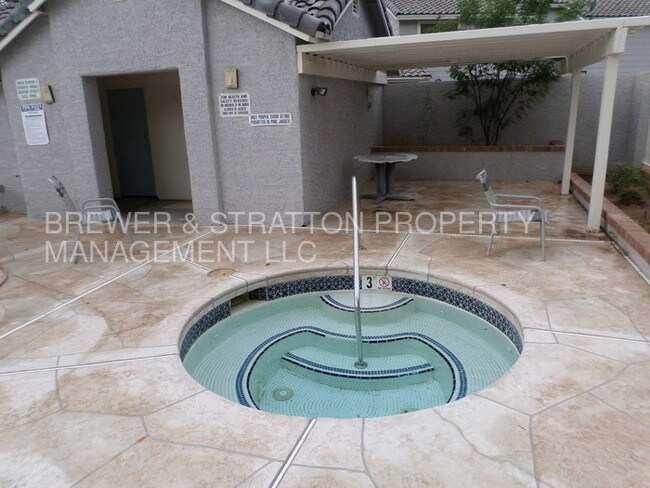 Foto del edificio - 860 N MCQUEEN Rd