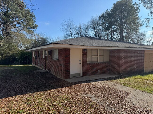 Building Photo - 1014 N Larchmont Dr