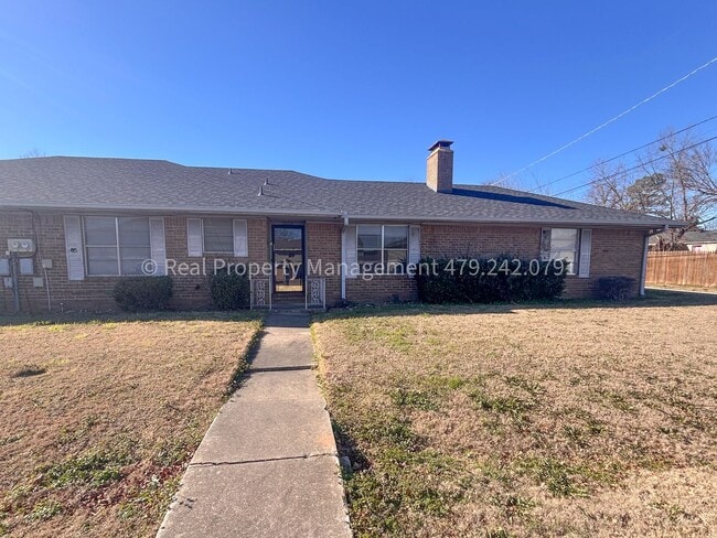 Building Photo - 2320 S 50th St