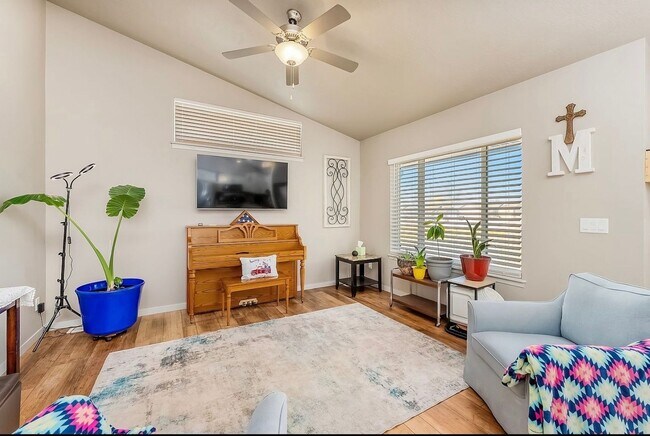 Foto del edificio - 905 Fanning St