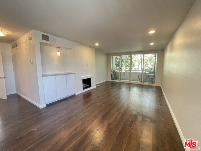 Building Photo - 8535 W Knl Dr