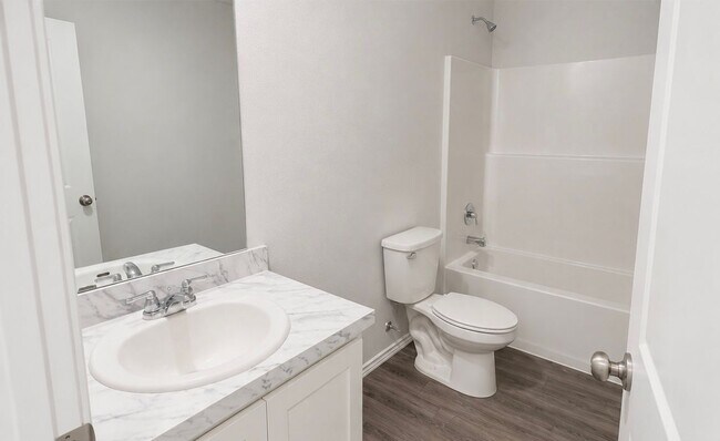 Foto del edificio - 3518 Silver Springs Court