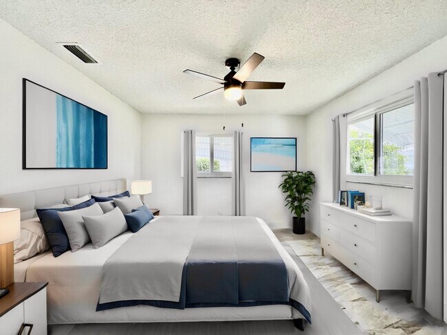 Building Photo - 1008 SW 3rd Ave