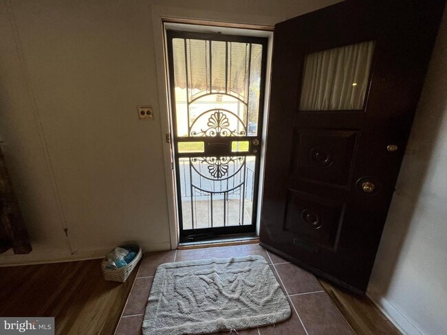 Building Photo - 1053 E Sydney St