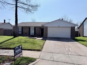 Building Photo - 6936 Fallbrook Ct