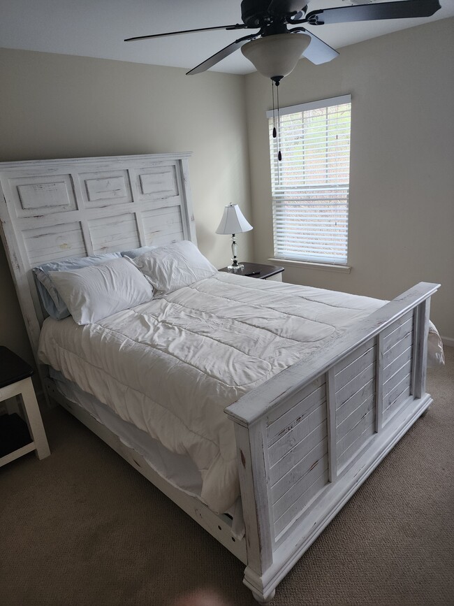 Guests Bedroom 2 - 3016 Pointewest Dr