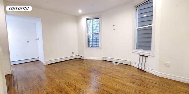 Foto del edificio - 2478 Elm Pl