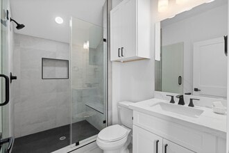 Building Photo - 8708 Ojeman Villas Dr