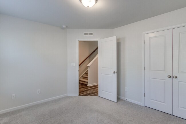 Building Photo - 6025 Kayton St