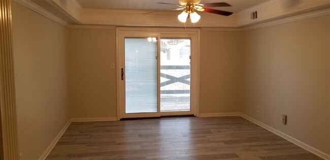 Foto del edificio - 8009 Montero Dr