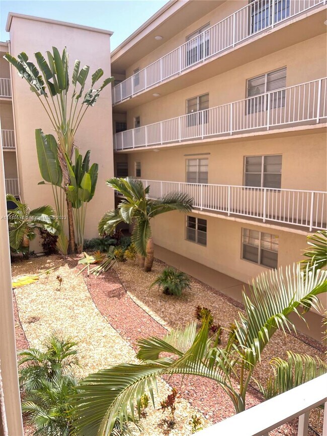 Building Photo - 7715 SW 86th St