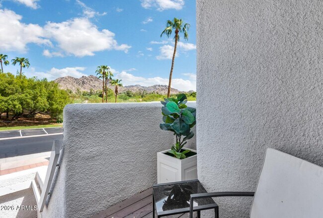 Foto del edificio - 2939 E Rose Ln