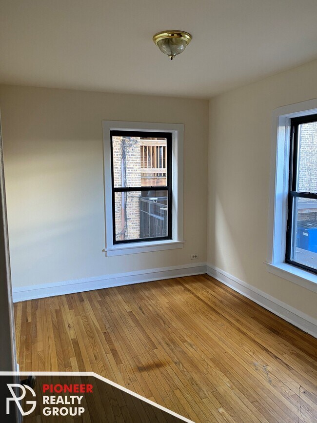 Building Photo - 2714 N Spaulding Ave