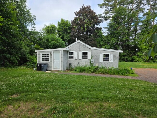 Building Photo - 324 Monponsett St
