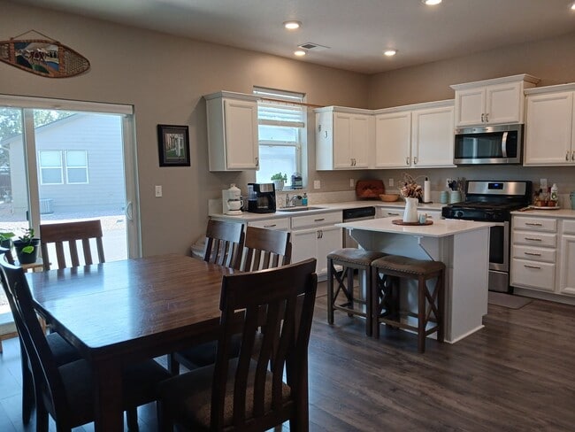Foto del edificio - Beautiful 2-Bedroom 2 Bathroom home locate...