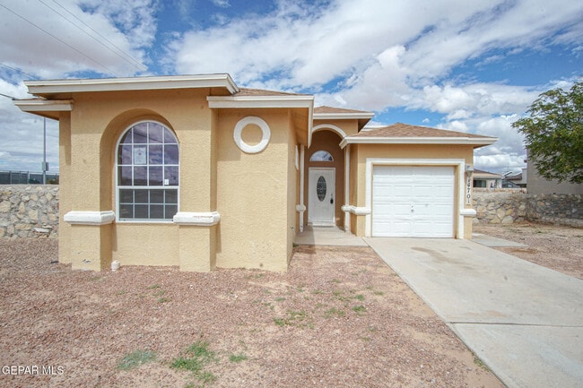 Foto del edificio - 14701 Calhoun Dr